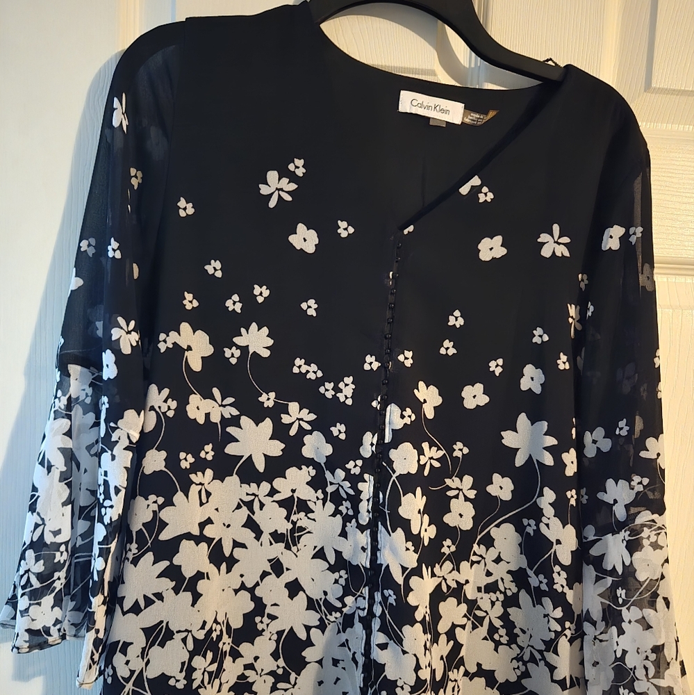 Calvin Klein Black and White Polyester Small Ruffled Blouse Button Down